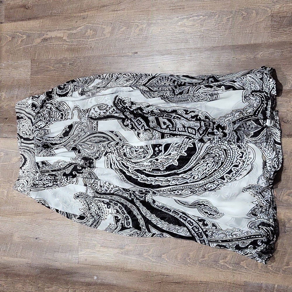 White House Black Market Monochrome Paisley Maxi Skirt